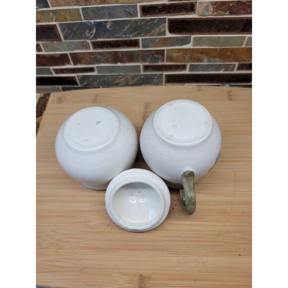 Vintage Blue Sculptured Grape Metlox, Cream Sugar and Lid, Poppytrail Vernon - Picture 3 of 5